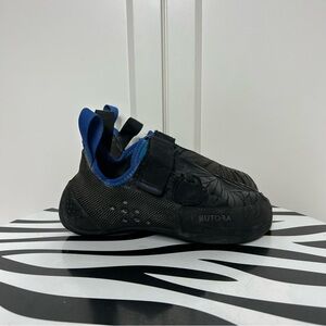 Butora narsha black blue climbing shoes